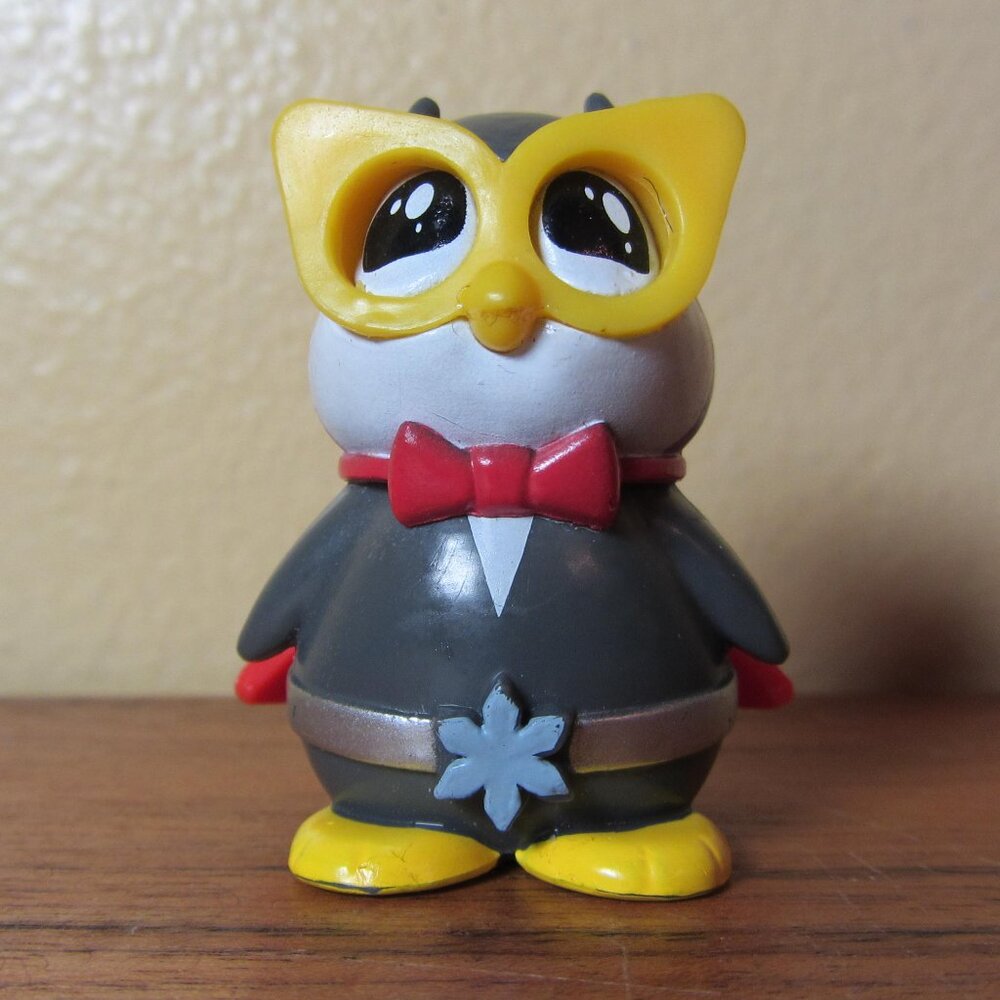 5 for $15 - Ryan's World Mini figure Peck Penguin Superhero (W5269)